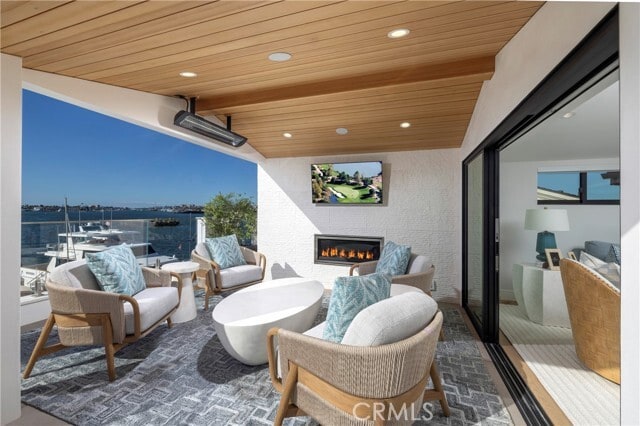 Building Photo - 130 S Bay Front