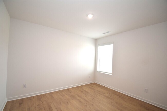 Building Photo - 517 Colorado St