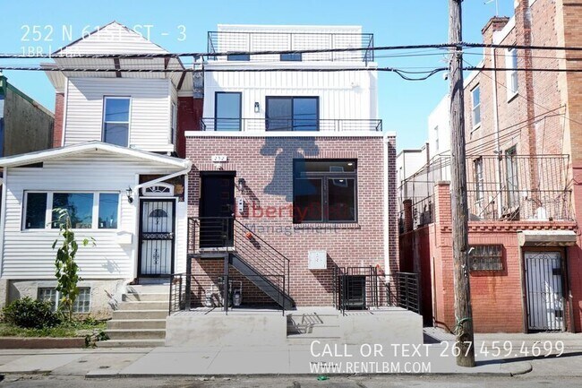 Building Photo - 252 N 61st St
