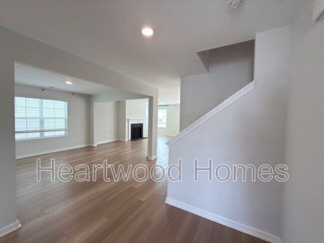 Building Photo - 406 Eclipse Ln
