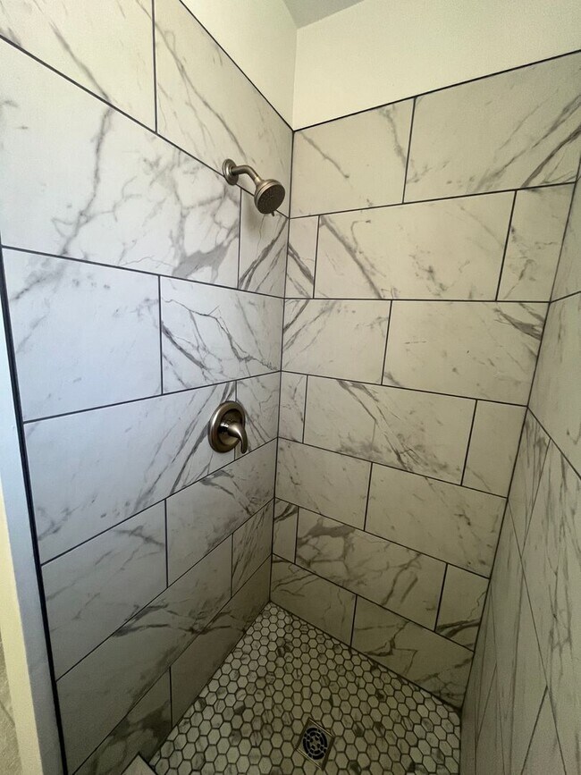 Building Photo - 3541 Tecumseh Dr