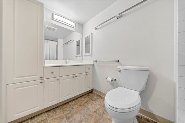 Building Photo - 801 South St