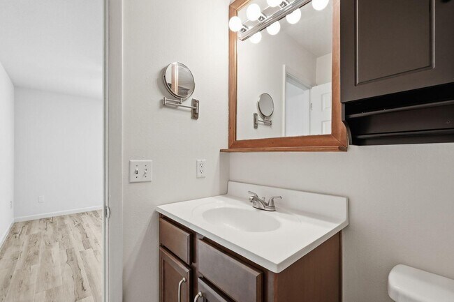 Building Photo - 5 Kelly Way