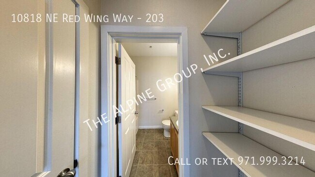 Building Photo - 10818 NE Red Wing Way