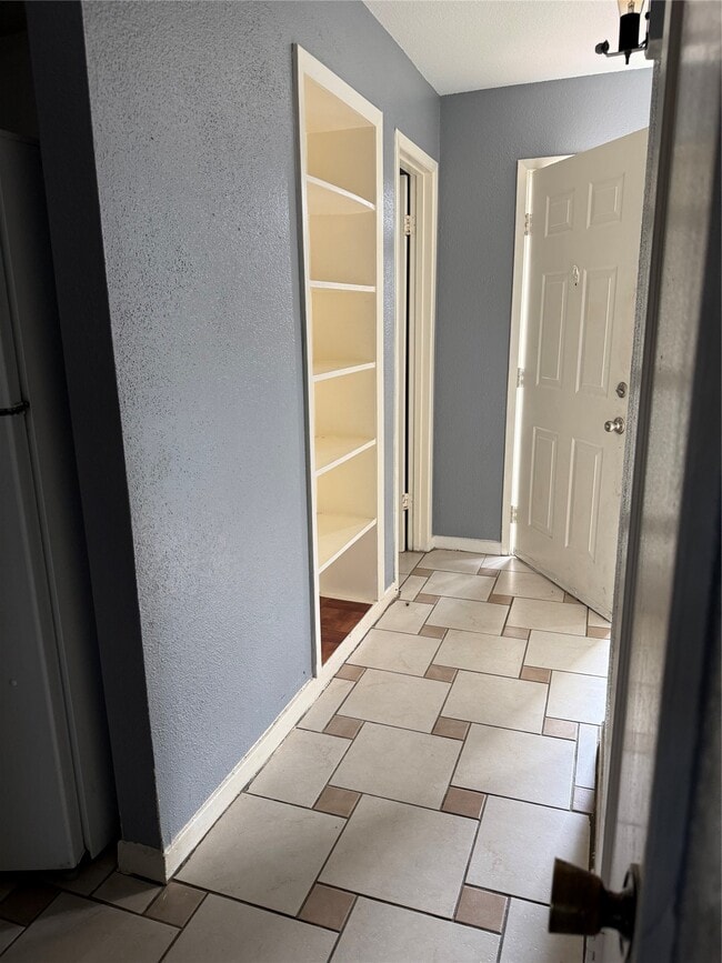 Building Photo - 6201 Ranchester Dr