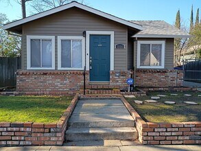 Building Photo - Fully Furnished Gem. Truly Turn-Key Living!