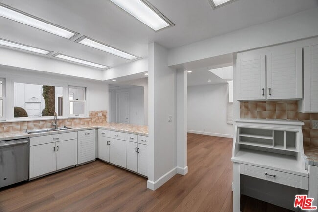 Building Photo - 459 21st Pl