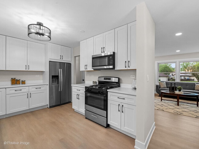 Building Photo - 6950 Longmeadow Ln