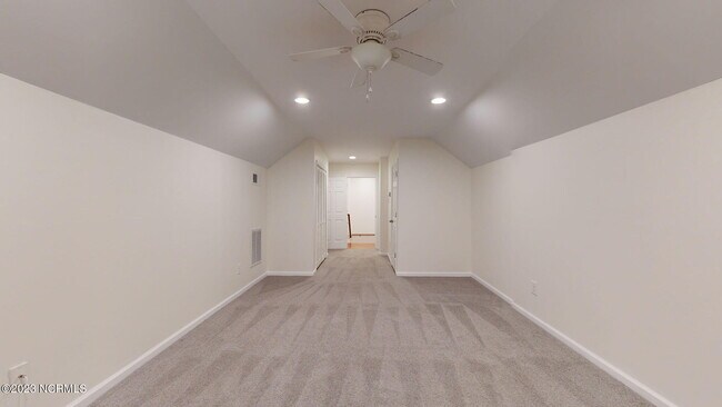 Building Photo - 202 Tidewater Dr