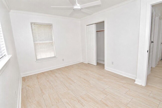 Building Photo - 6027 Bluebell Cir