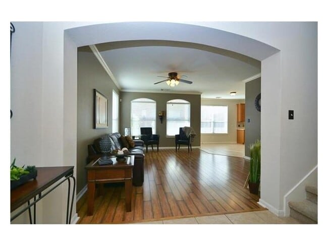 Building Photo - 1819 Rosenborough Ln N