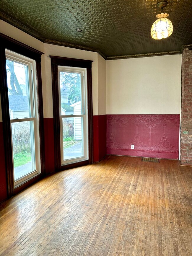 Building Photo - 3 Bedoom SIngle Family - 14620 Zip - South Ave & Elmwood Area