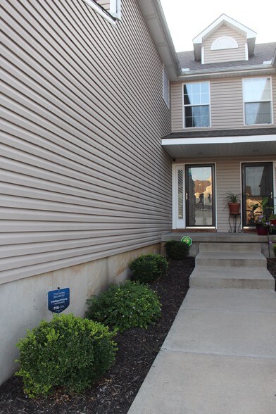 Entrance/Front Door - 2220 SW Rambling Vine Rd