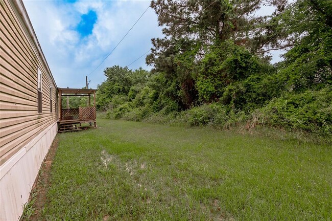 Building Photo - 1345 FM 405 Rd