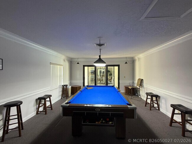Building Photo - 180 Cypress Club Dr