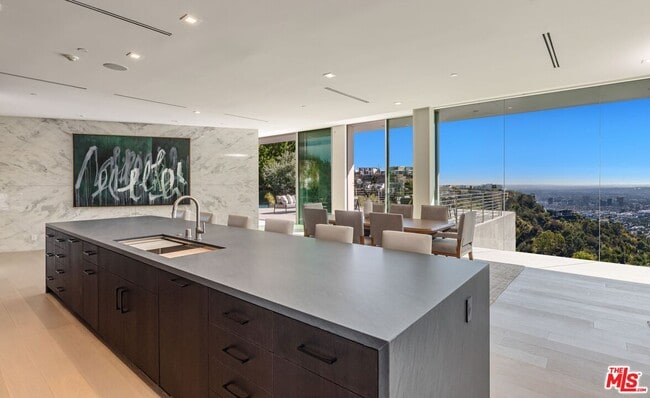 Building Photo - 1895 Rising Glen Rd