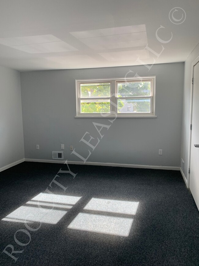 Building Photo - 455-485 Lake Avenue-