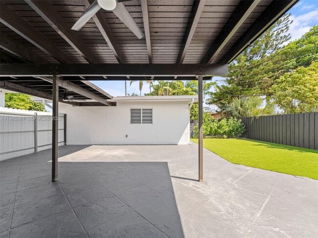 Building Photo - 3031 SW 64th Ave