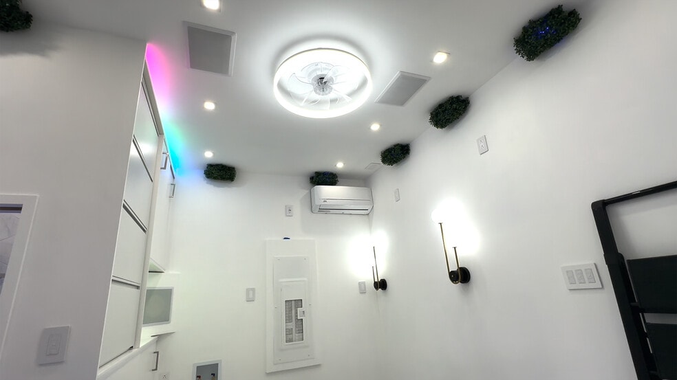 Primary Photo - 196 Danforth Ave