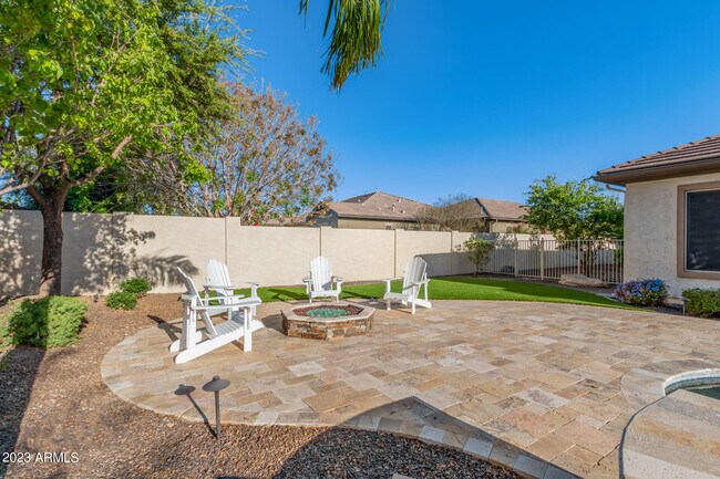 Building Photo - 19888 E Russet Rd