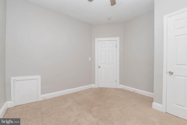 Building Photo - 2811 Mayfield Ave