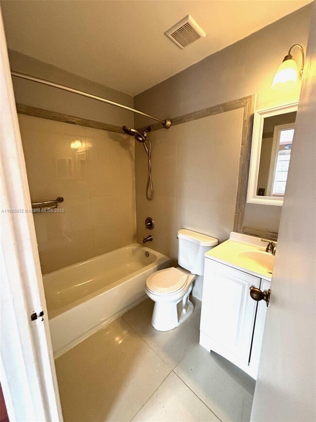 Building Photo - 3145 SW 50th St