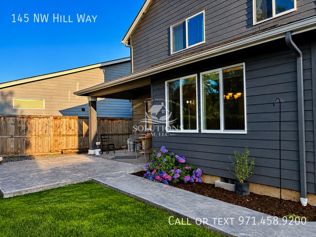 Building Photo - 145 NW Hill Way