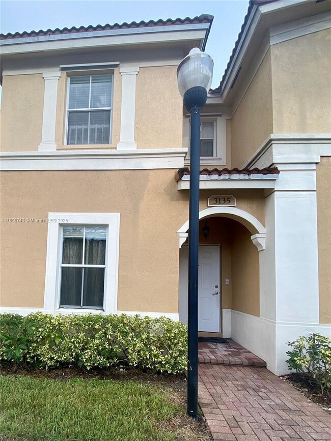 Building Photo - 3135 SW 128th Ave