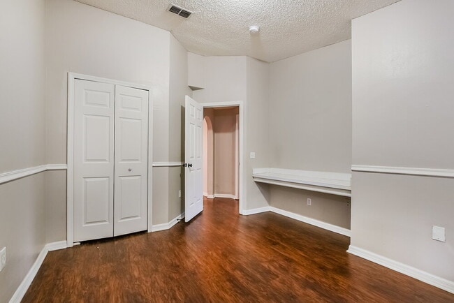 Building Photo - 936 Welch Hill Cir