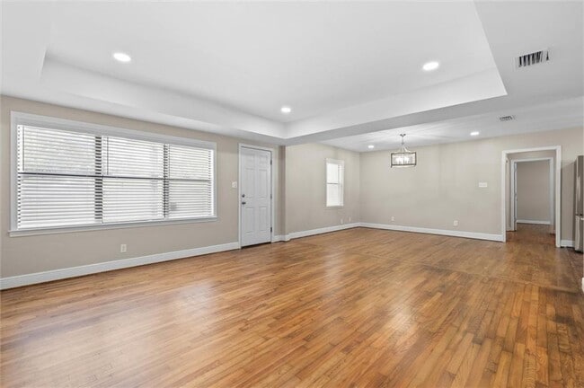 Building Photo - 2609 Longleaf Dr