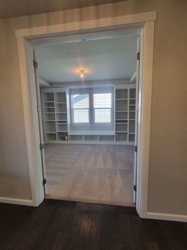 Building Photo - Elegant 4 Bedroom Home In Auburn