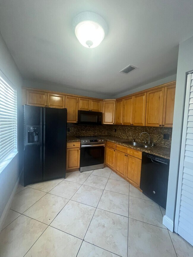 Building Photo - 5184 Jog Ln