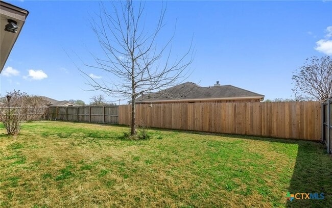 Building Photo - 611 Kelly Dr