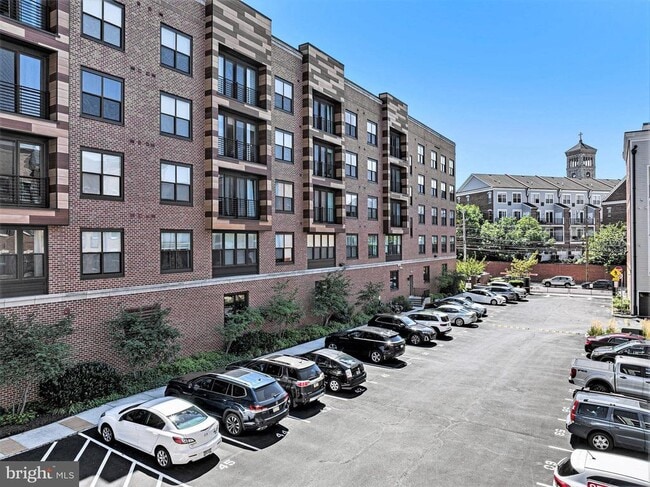 Building Photo - 600 S 24th St