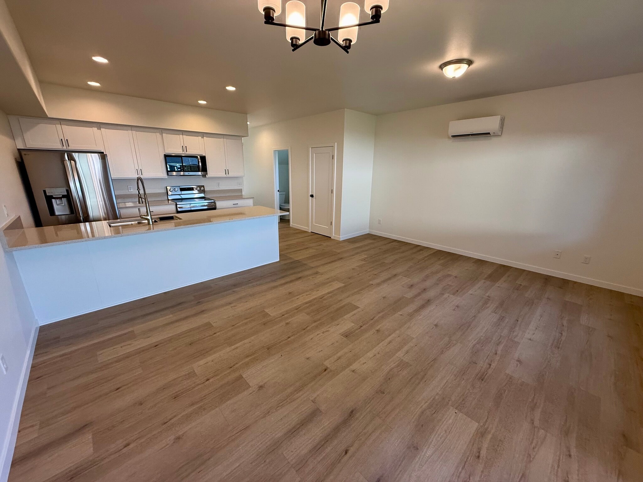 Building Photo - 410 Wagon Wheel Dr