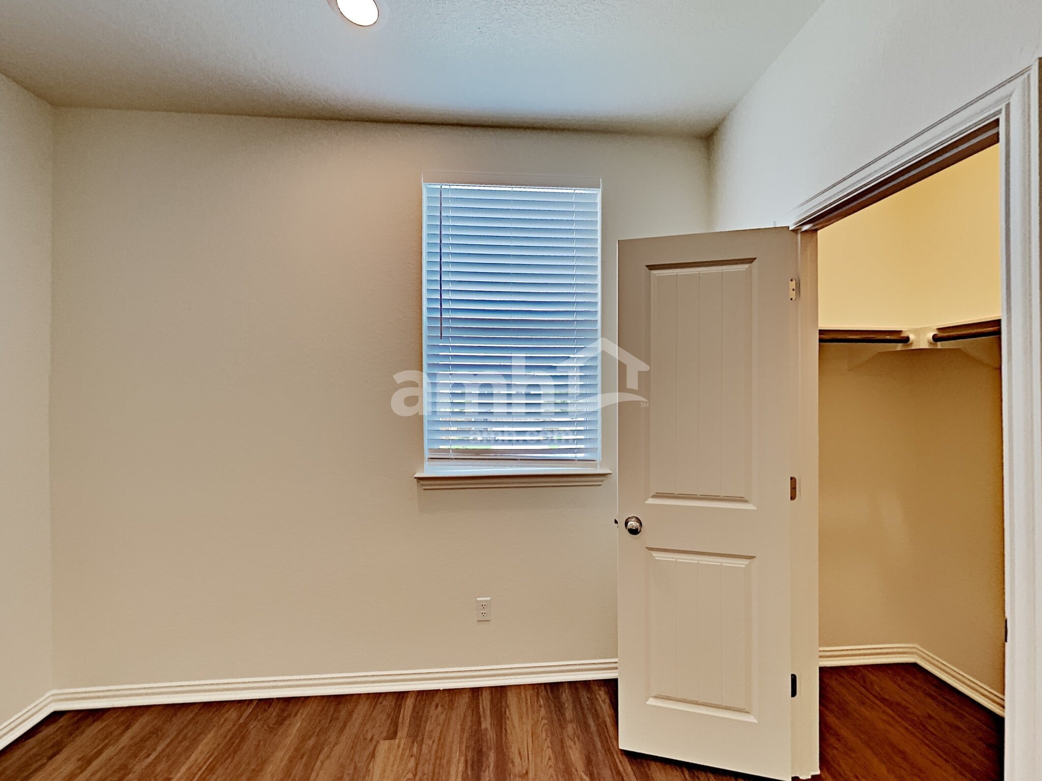 Building Photo - 2705 Lillybrook Ln