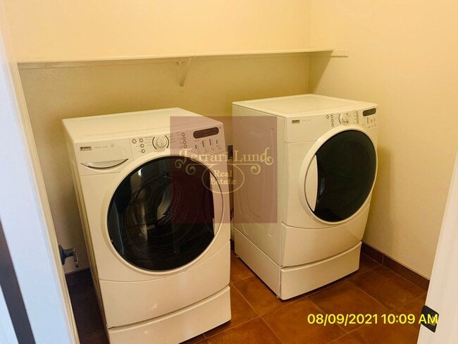 Building Photo - Charming 3 Bedroom, 2 Bathroom Single-Stor...