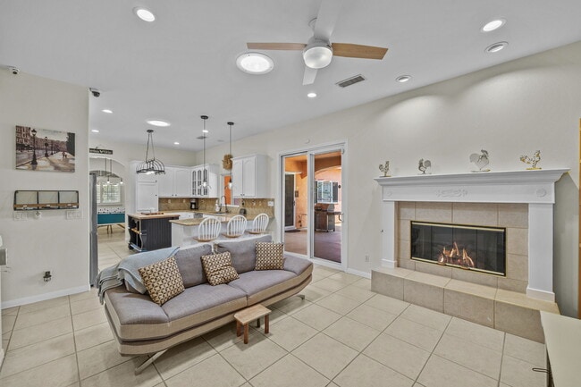 Building Photo - 15830 Rawhide Ln