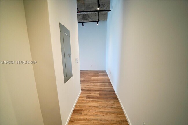 Building Photo - 7920 NE 2nd Ave