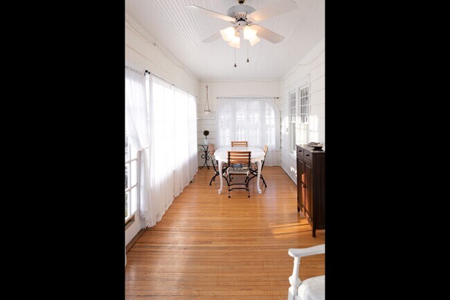 Building Photo - 881 Chester Rd