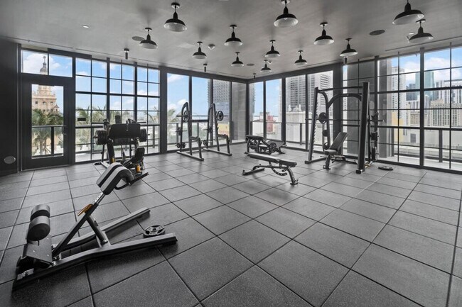 Building Photo - 125 NE 6th St