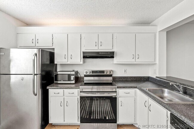 Building Photo - 5701 Riverside Dr