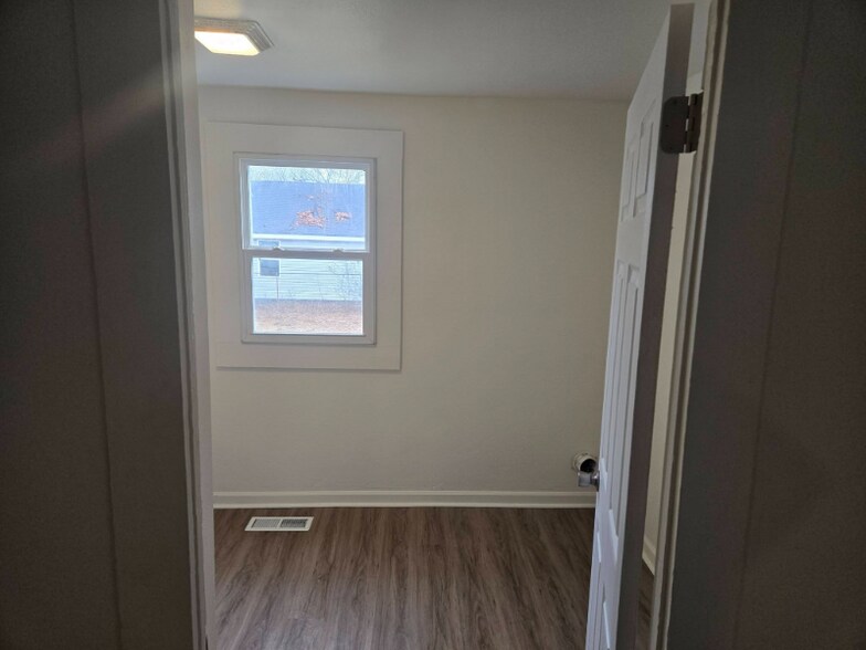 Building Photo - 202 W Peachtree St