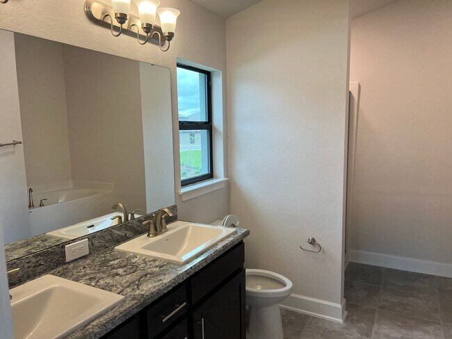 Building Photo - Rent this brand-new home in Davenport today!