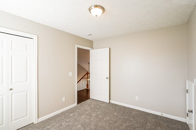 Building Photo - 119 Shady View Dr