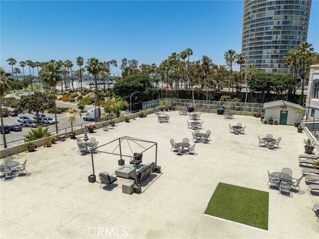 Building Photo - 800 E Ocean Blvd
