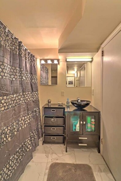 Building Photo - 843 Artwood Rd NE