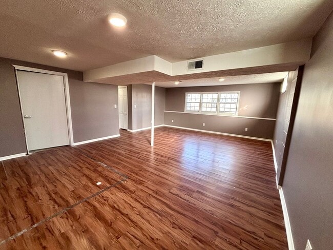 Building Photo - 2524 S 123rd Ave