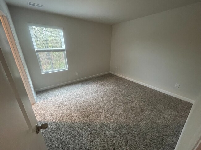 Building Photo - Room in House on Laughing Gull Dr