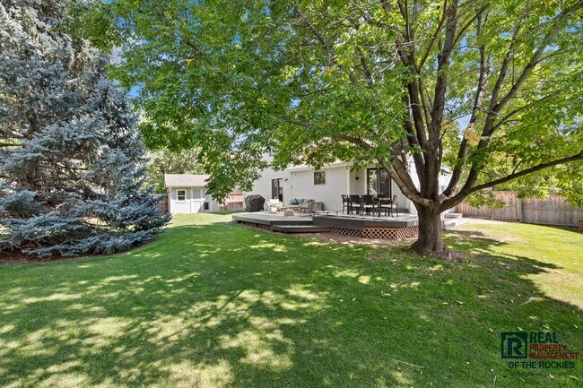 Building Photo - Beautiful Updated 5 Bed 3.5 Bath House in ...